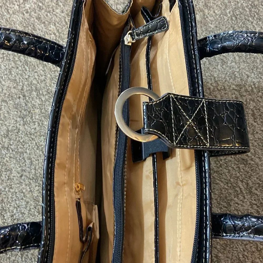 VTG,Elegant Black Imitation Crocodile-Embossed Handbag
